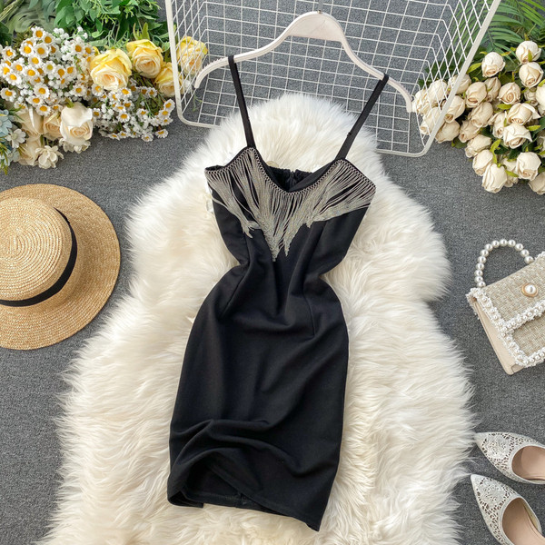 Официална дамска рокля с тънки презрамки в черен цвят