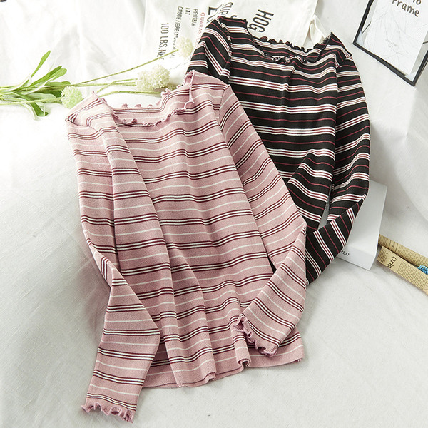 Bluză de damă în dungi cu decolteu rotund în roz, albastru, bej și negru