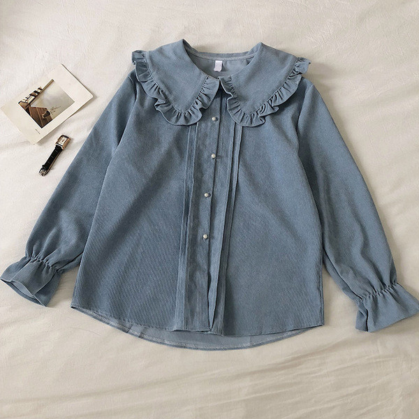 Cămașă modernă de damă în patru culori, cu decolteu oval și mâneci lotus