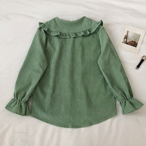 Cămașă modernă de damă în patru culori, cu decolteu oval și mâneci lotus