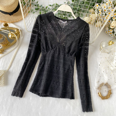 Bluză de damă modernă din dantelă cu decolteu în V în bej și negru