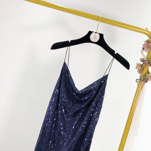 Rochie lunga eleganta cu bretele subtiri si paiete