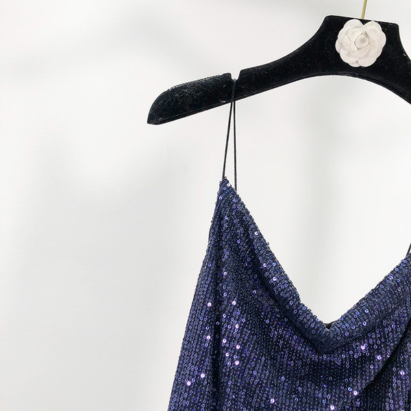 Rochie lunga eleganta cu bretele subtiri si paiete