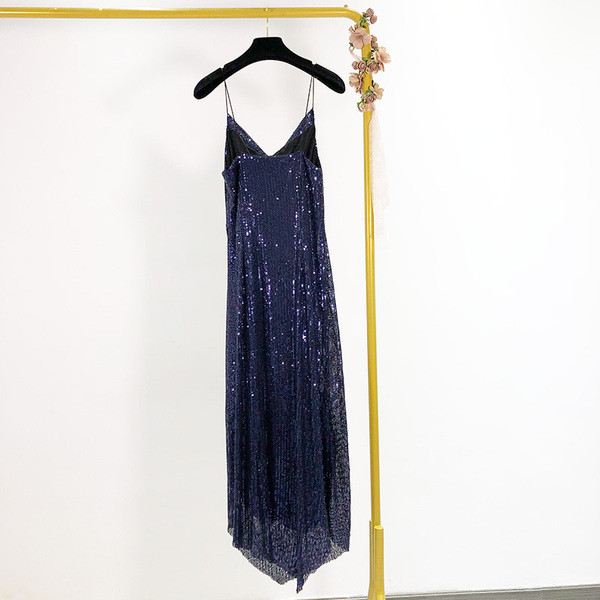 Rochie lunga eleganta cu bretele subtiri si paiete