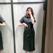 Rochie modernă lungă din piele artificială, cu nasturi și curea