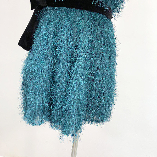 Salopetă modernă cu franjuri și bretele subțiri în albastru