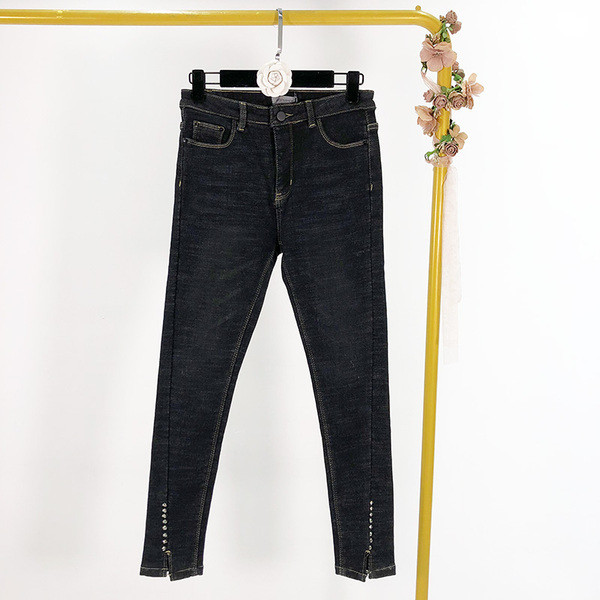 Blugi lungi Model slim negru cu fante si decor metalic