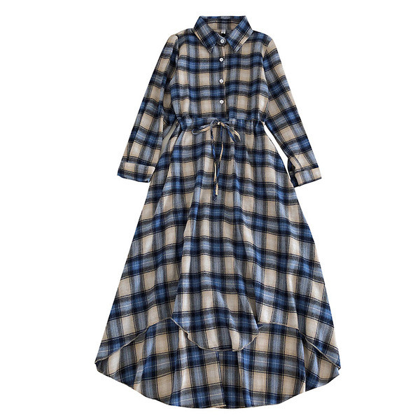 Rochie lunga de dama in carouri in trei culori cu nasturi si cravate