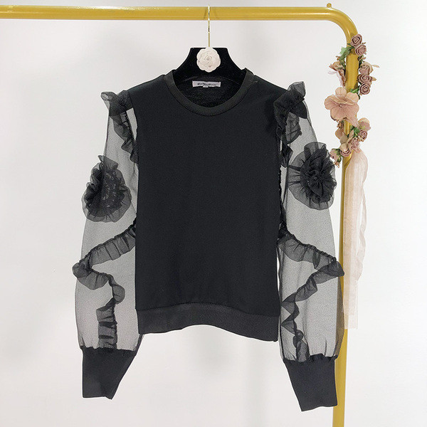 Bluză de damă modernă de culoare neagră și mâneci din tul