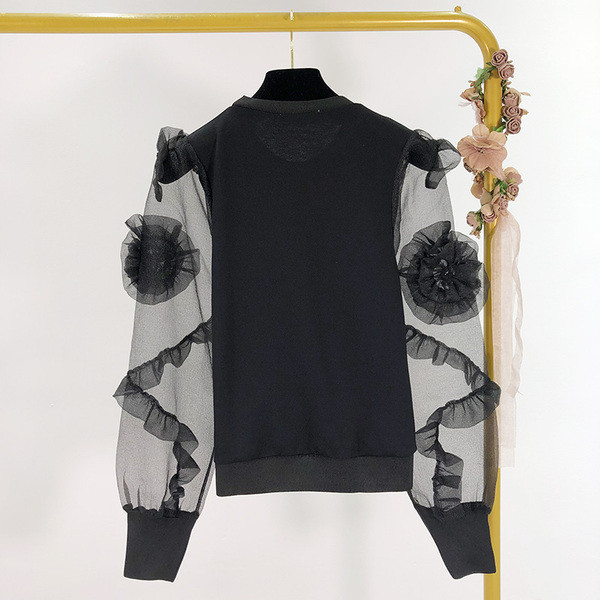 Bluză de damă modernă de culoare neagră și mâneci din tul