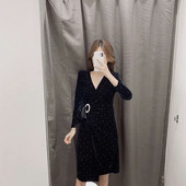 Rochie lungă asimetrică din catifea de culoare neagră