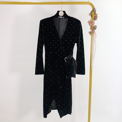 Rochie lungă asimetrică din catifea de culoare neagră