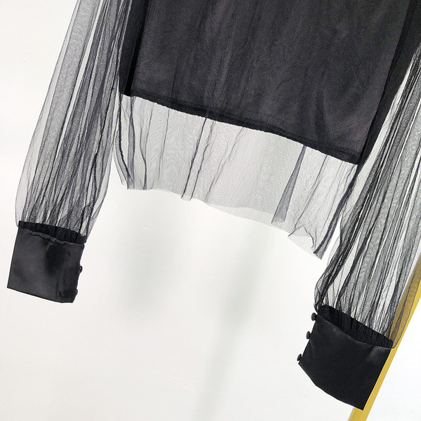 Bluză de damă din tul transparent de culoare neagră