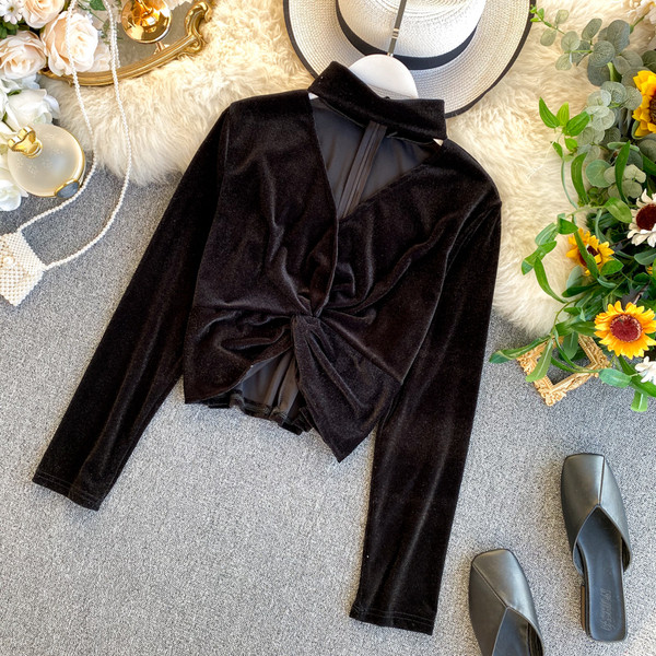 Bluză modernă din catifea cu decolteu în V în negru și verde