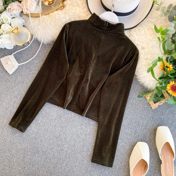 Bluză modernă din catifea cu decolteu în V în negru și verde