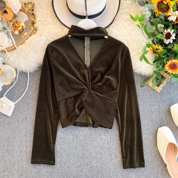 Bluză modernă din catifea cu decolteu în V în negru și verde