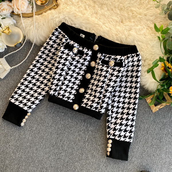 Set dama din doua piese cu nasturi alb-negru