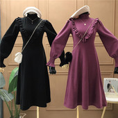 Rochie moderna de dama cu guler inalt si maneci late in roz, maro si negru