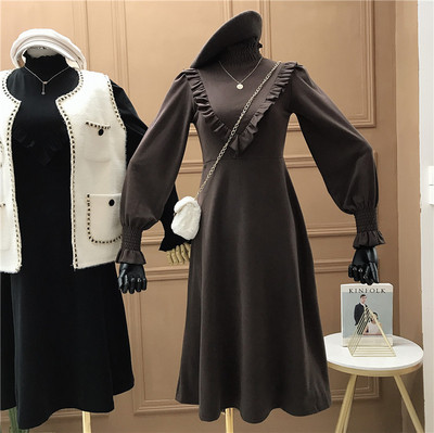 Rochie moderna de dama cu guler inalt si maneci late in roz, maro si negru