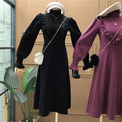 Rochie moderna de dama cu guler inalt si maneci late in roz, maro si negru