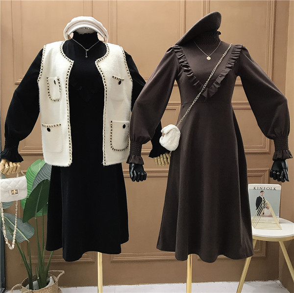 Rochie moderna de dama cu guler inalt si maneci late in roz, maro si negru