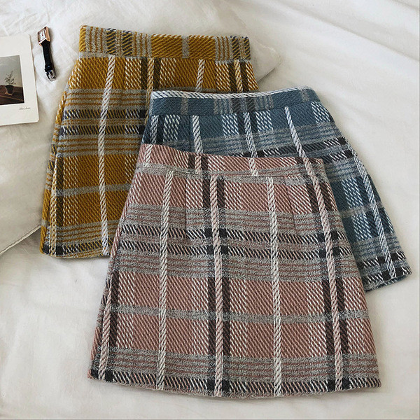 Fusta scurta dama in carouri in trei culori cu talie inalta si fermoar