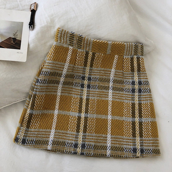 Fusta scurta dama in carouri in trei culori cu talie inalta si fermoar