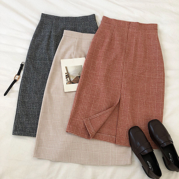 Fusta de dama moderna in trei culori cu fanta si talie inalta