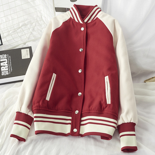 Geaca dama sport-casual model scurt cu nasturi de culoare rosie