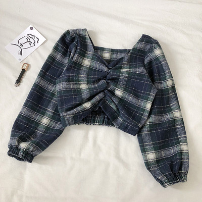 Bluză scurtă de damă în carouri în trei culori cu decolteu în V