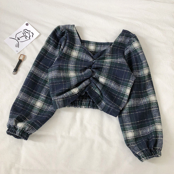 Bluză scurtă de damă în carouri în trei culori cu decolteu în V