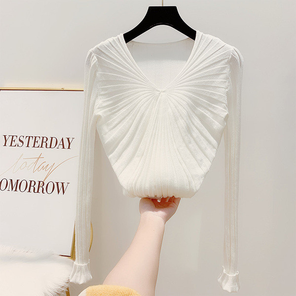 Pulover de dama din tricotat subtire cu decolteu in V