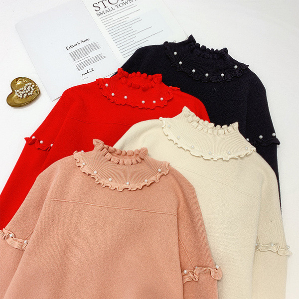 Pulover de dama cu decor sidefat si guler jos