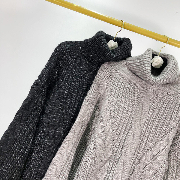 Pulover lung de iarnă cu guler polo în gri și negru