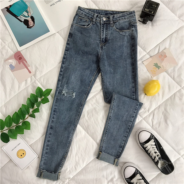 Blugi de dama moderni cu motive rupte Model Slim in albastru si negru