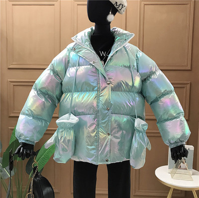 Geaca de iarna de dama moderna cu nasturi, fermoar si manusi roz, albastru si alb - model lat