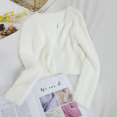 Vestă de puf de damă cu decolteu oval și fermoar în șase culori