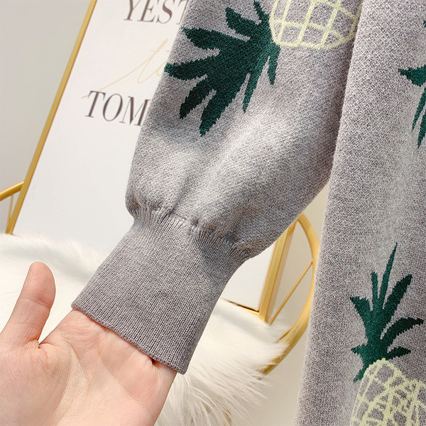 Pulover lat cu ananas si guler clasic in gri si negru