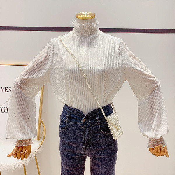 Cămașă de damă elegantă din catifea, cu particule strălucitoare și guler înalt, în alb și negru