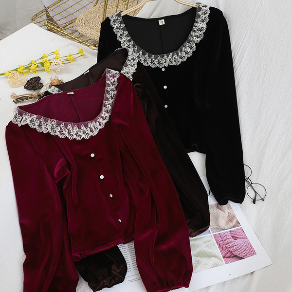 Bluza de dama in stil retro in trei culori cu dantela si nasturi