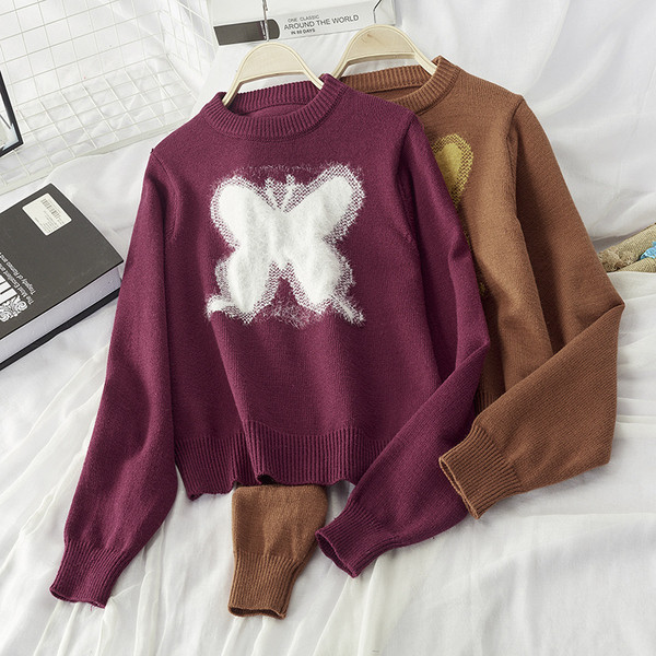 Pulover de iarna de dama cu broderie colorata si decolteu rotund in doua culori