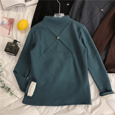 Bluză de damă modernă cu guler scăzut, căptușeală moale și element metalic