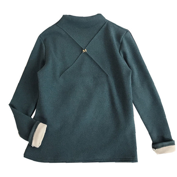 Bluză de damă modernă cu guler scăzut, căptușeală moale și element metalic