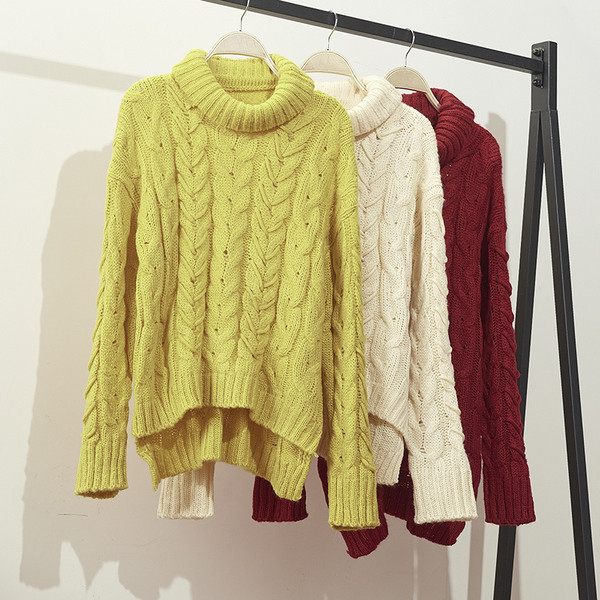 Pulover de iarna de dama din lana cu guler polo - model asimetric