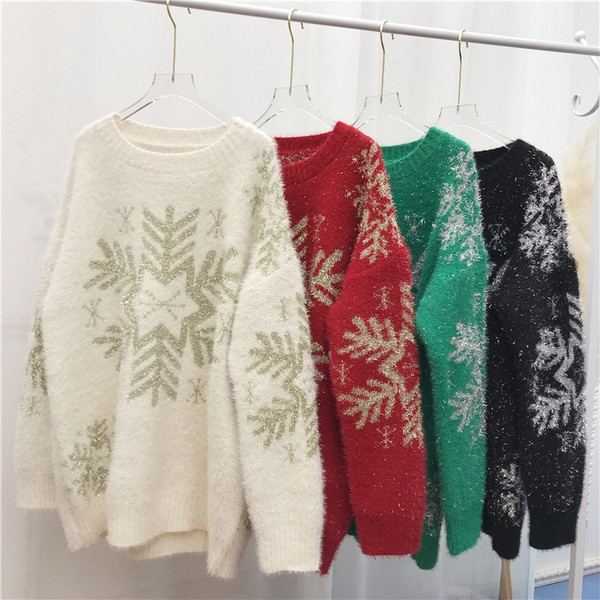 Pulover de Crăciun tricotat cu fulgi de nea și decolteu rotund în verde, negru, roșu și alb
