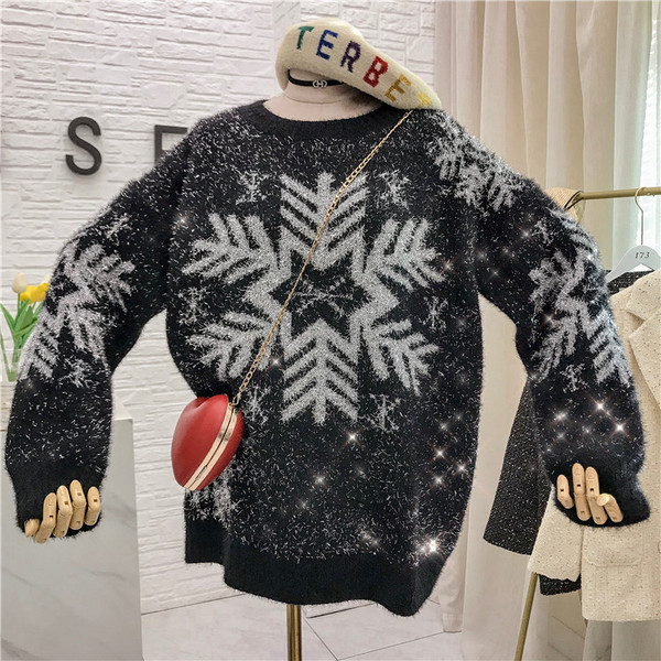 Pulover de Crăciun tricotat cu fulgi de nea și decolteu rotund în verde, negru, roșu și alb