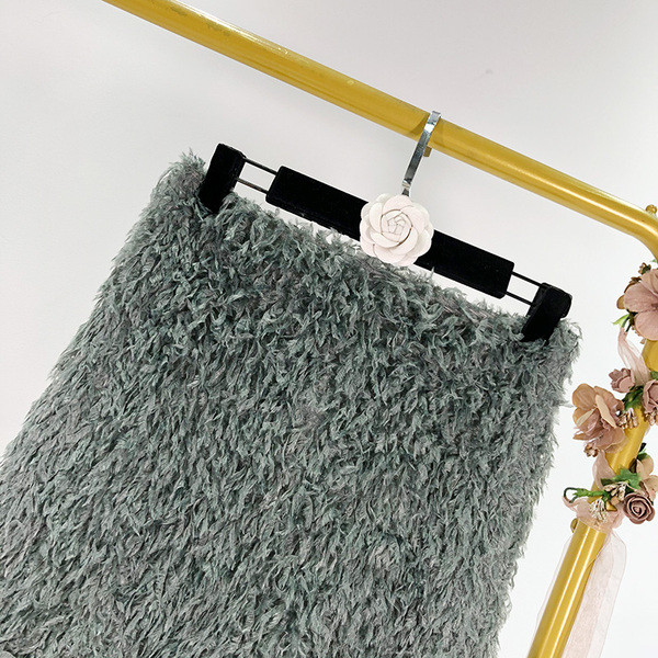 Fusta scurta moderna de culoare gri cu franjuri si talie inalta