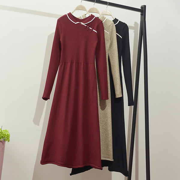 Rochie de dama toamna-iarna cu maneci lungi in negru, rosu si bej