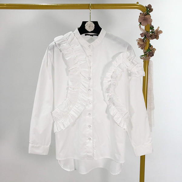 Cămașă de damă asimetrică cu nasturi alb cu element 3D