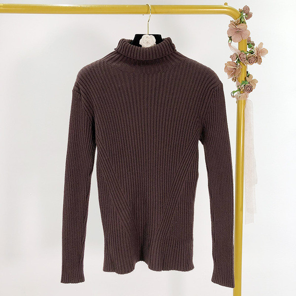 Pulover de dama molat din tricotat subtire cu guler polo in bej, maro si negru